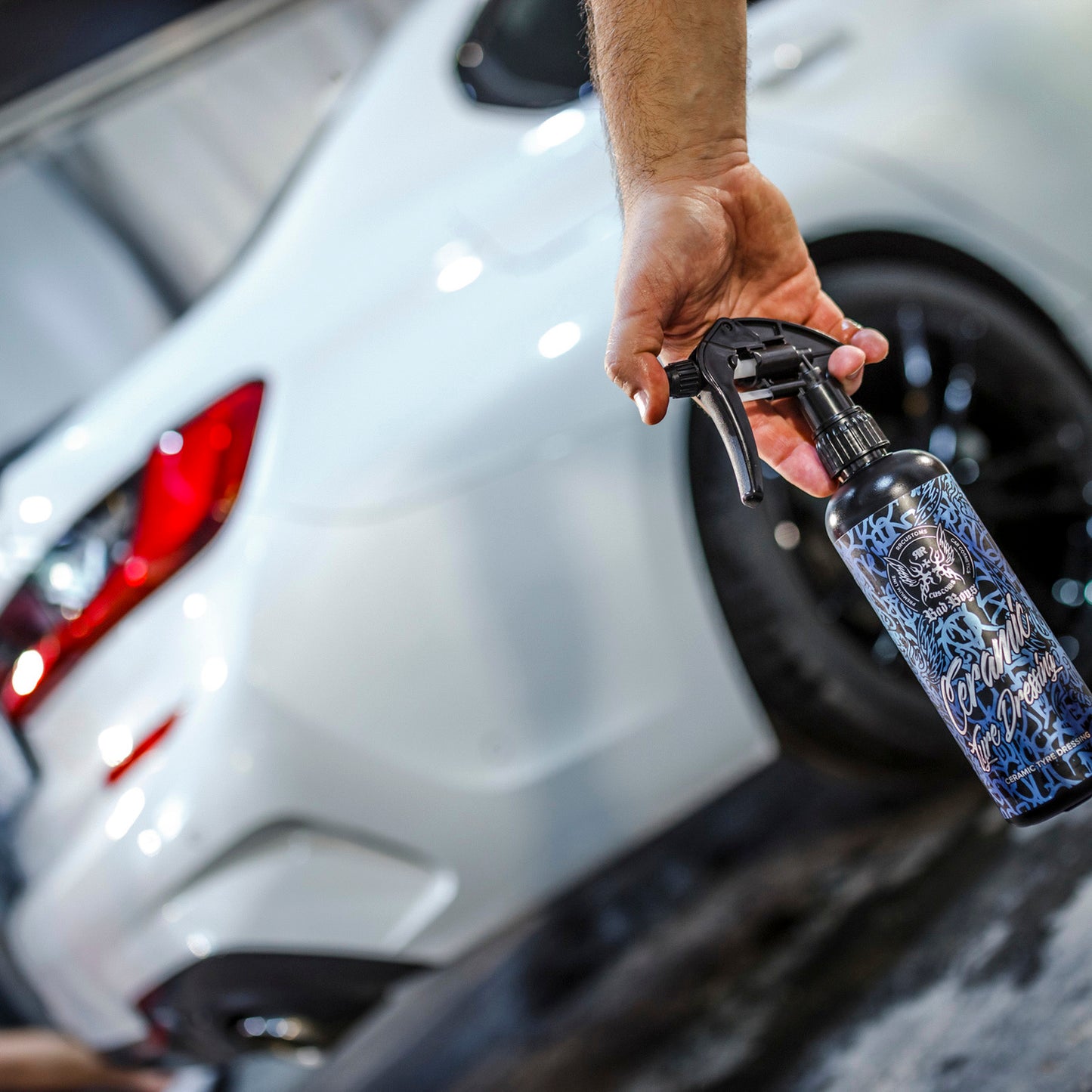 Dressing ceramic cu SiO₂ pentru protecția anvelopelor – RRCustoms BadBoys Ceramic Tyre Dressing 150 ml