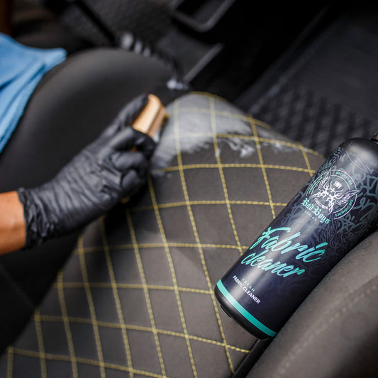 Soluție pentru curățarea tapițeriei și materialelor textile auto – BadBoys Fabric Cleaner 150 ml