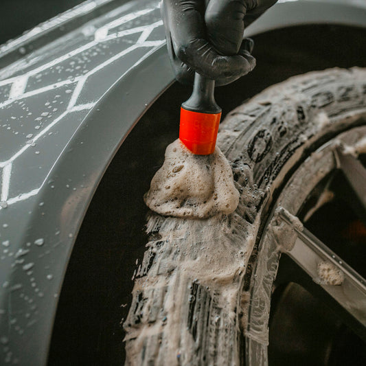 Curățare și degresare anvelope & chedere – BadBoys Tire & Rubber Cleaner 500 ml