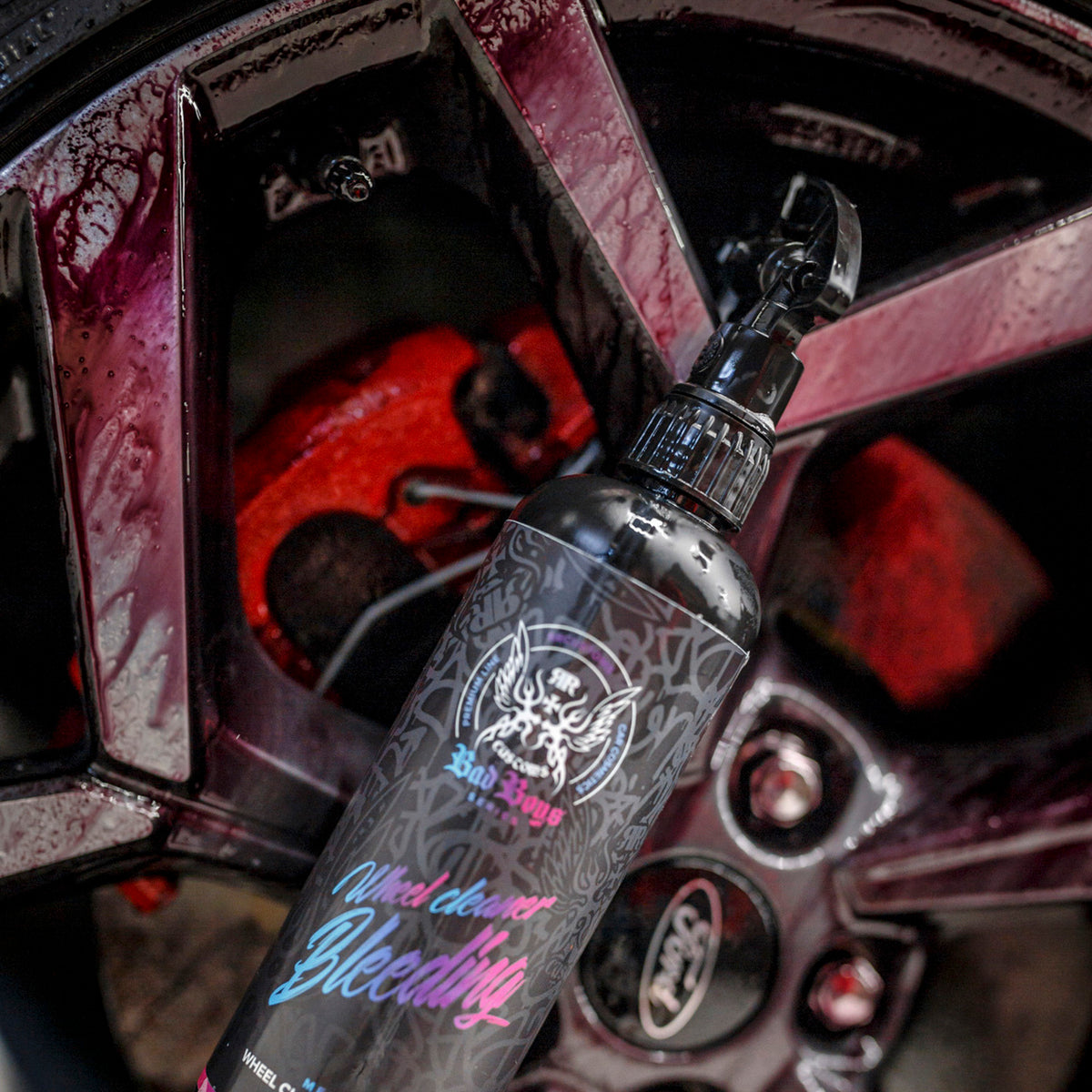 Soluție pentru curățarea și decontaminarea jantelor – Bad Boys Wheel Cleaner Bleeding, 150 ml